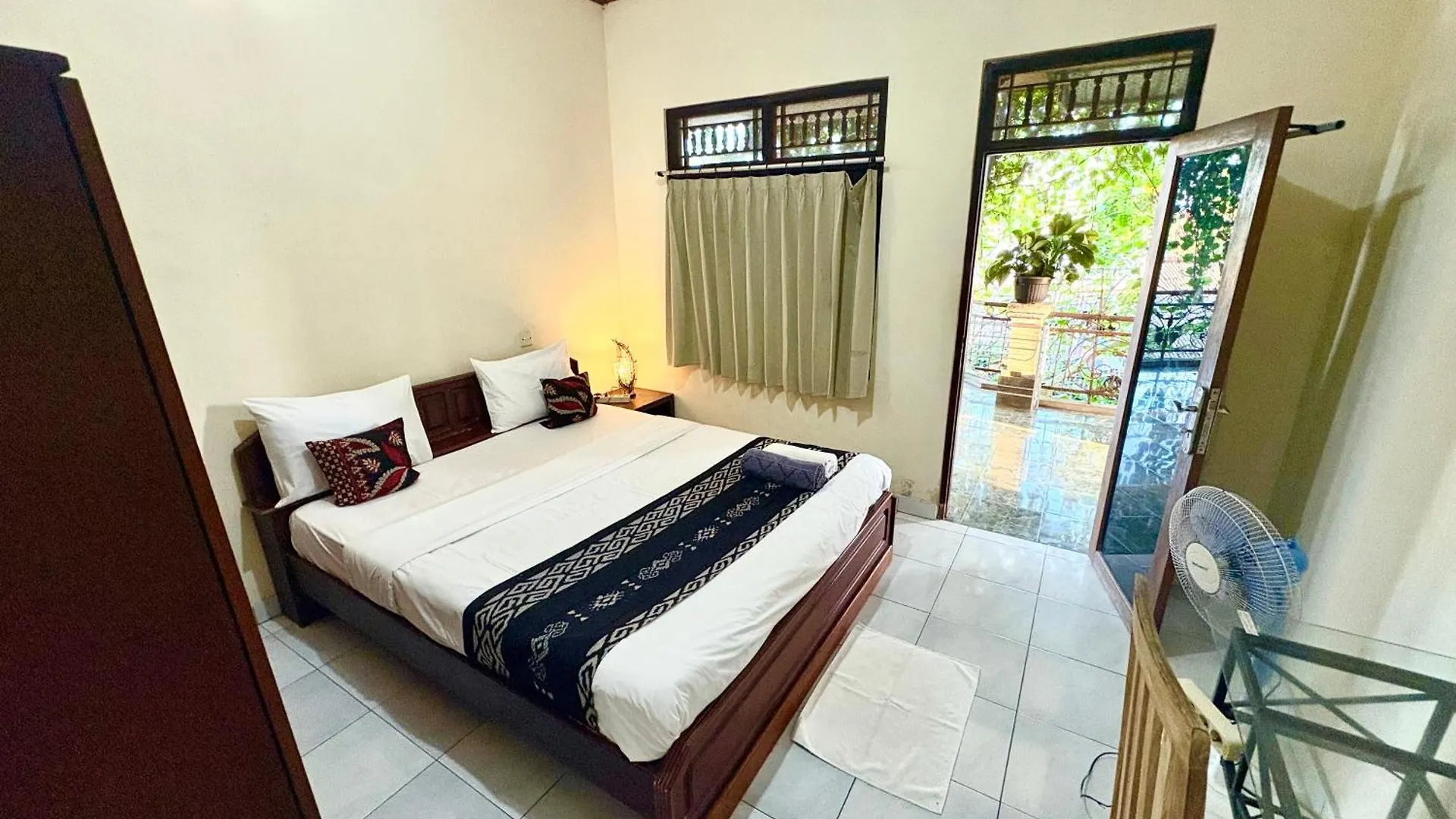 אובוד Regina Guest House